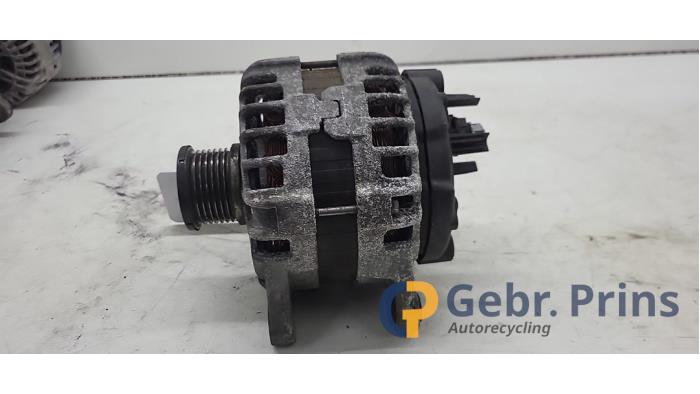 Dynamo från en Nissan Qashqai (J11) 1.2 DIG-T 16V 2017
