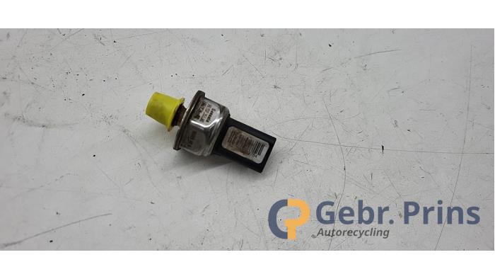 Begagnade Bränsletryckssensor Peugeot Partner (GC/GF/GG/GJ/GK) 1.6 HDI 90 Pris € 24,20 Inklusive moms erbjuds av Autorec. Gebr. Prins b.v.