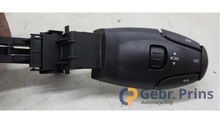 Usagé Télécommande radio Peugeot 206 (2A/C/H/J/S) 1.4 XR,XS,XT,Gentry Prix € 20,00 Règlement à la marge proposé par Autorec. Gebr. Prins b.v.