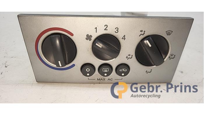 Begagnade Värmekontrollpanel Opel Meriva (A) 1.6 16V Pris € 15,00 Marginaltabell erbjuds av Autorec. Gebr. Prins b.v.