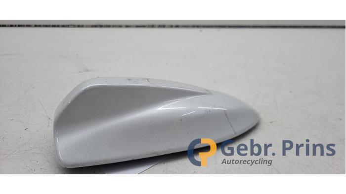 Używane Antena GPS Volvo V40 (MV) 2.0 D4 16V Cena € 25,00 Procedura marży oferowane przez Autorec. Gebr. Prins b.v.