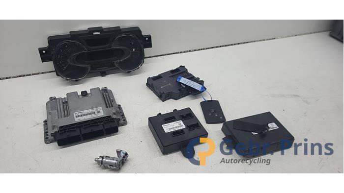 Used Ignition lock + computer Renault Trafic (1FL/2FL/3FL/4FL) 1.6 dCi Twin Turbo Price € 484,00 Inclusive VAT offered by Autorec. Gebr. Prins b.v.