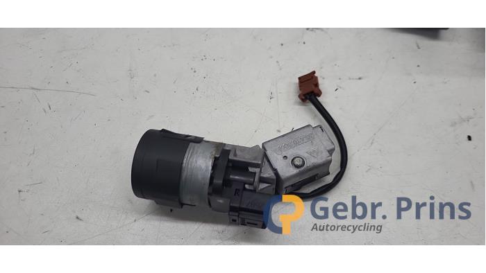 Used Ignition lock + computer Peugeot 308 (4A/C) 1.6 16V THP 150 Price € 100,00 Margin scheme offered by Autorec. Gebr. Prins b.v.