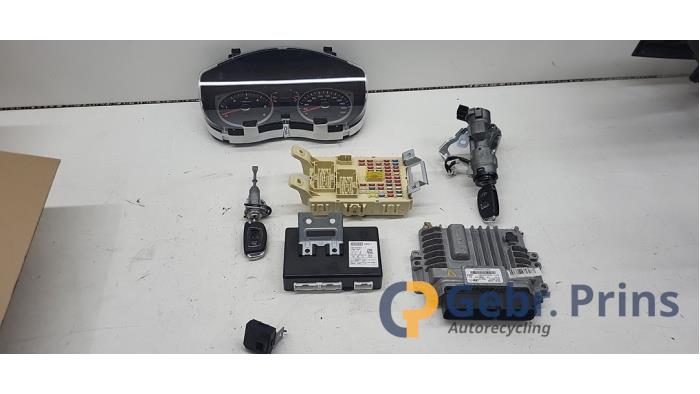 Used Ignition lock + computer Hyundai i20 1.1 CRDi VGT 12V Price € 150,00 Margin scheme offered by Autorec. Gebr. Prins b.v.