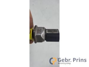 Bränsletryckssensor från en Hyundai i20 1.1 CRDi VGT 12V 2014