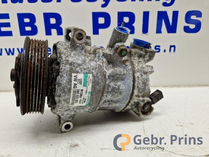 Usagé Compresseur de clim Volkswagen Golf V Variant (1K5) 1.9 TDI Prix € 50,00 Règlement à la marge proposé par Autorec. Gebr. Prins b.v.
