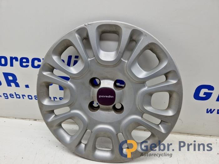 Używane Kolpak Fiat Panda (312) 0.9 TwinAir Turbo 85 Cena € 25,00 Procedura marży oferowane przez Autorec. Gebr. Prins b.v.