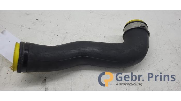 Gebrauchte Intercooler Schlauch Mercedes ML II (164/4JG) 3.0 ML-280 CDI 4-Matic V6 24V Preis € 20,00 Margenregelung angeboten von Autorec. Gebr. Prins b.v.