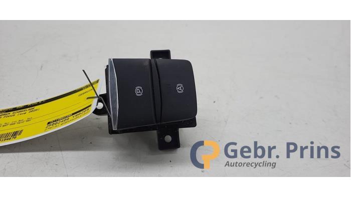 Gebrauchte Handbremse Schalter Ford Focus 4 Wagon 1.0 Ti-VCT EcoBoost 12V 100 Preis € 20,00 Margenregelung angeboten von Autorec. Gebr. Prins b.v.