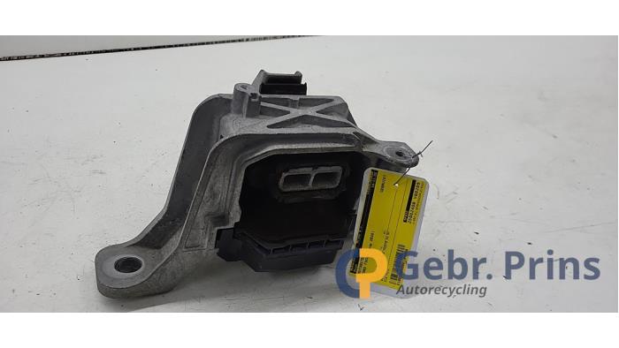 Usagé Support moteur Ford Focus 4 Wagon 1.0 Ti-VCT EcoBoost 12V 100 Prix € 40,00 Règlement à la marge proposé par Autorec. Gebr. Prins b.v.