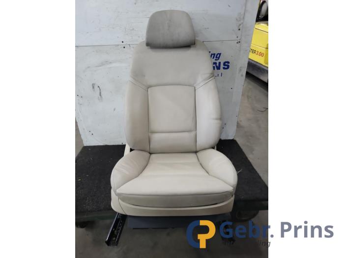 Używane Fotel prawy BMW 5 serie (F10) 525d xDrive 16V Cena € 150,00 Procedura marży oferowane przez Autorec. Gebr. Prins b.v.