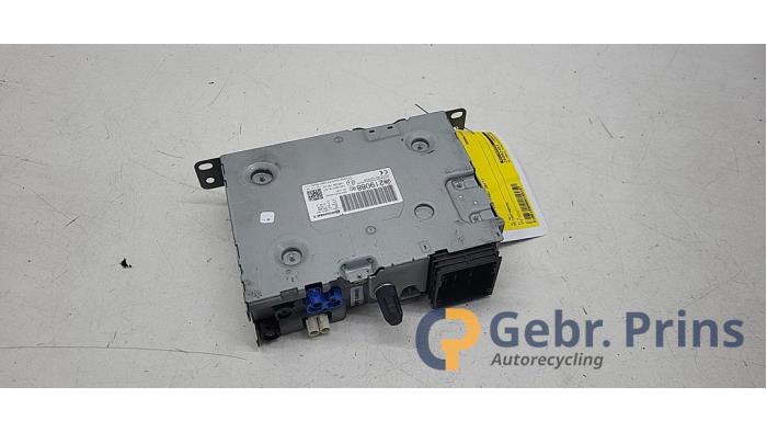 Begagnade Kontrollenhet, multimedia Peugeot 308 (L3/L8/LB/LH/LP) 1.2 12V e-THP PureTech 130 Pris € 150,00 Marginaltabell erbjuds av Autorec. Gebr. Prins b.v.