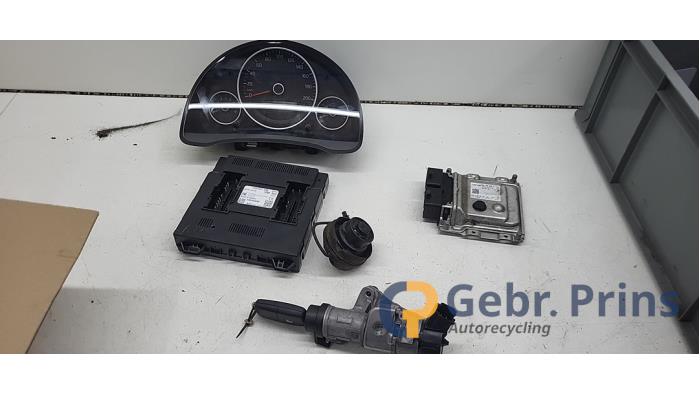 Used Ignition lock + computer Volkswagen Up! (121) 1.0 12V 75 Price € 150,00 Margin scheme offered by Autorec. Gebr. Prins b.v.