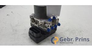 ABS Pumpe van een Lexus IS (E2) 250 2.5 V6 24V 2011