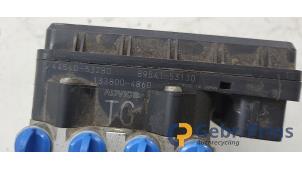 ABS Pumpe van een Lexus IS (E2) 250 2.5 V6 24V 2011