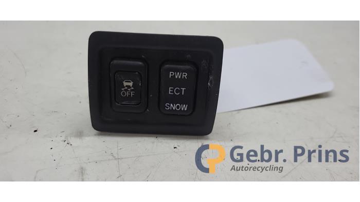 Usados Interruptor ESP Lexus IS (E2) 250 2.5 V6 24V Precio € 20,00 Norma de margen ofrecido por Autorec. Gebr. Prins b.v.