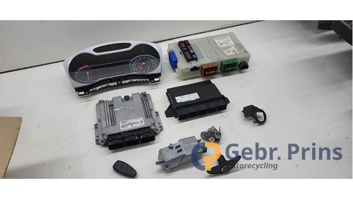 Used Ignition lock + computer Ford Mondeo IV 2.2 TDCi 16V Price € 125,00 Margin scheme offered by Autorec. Gebr. Prins b.v.
