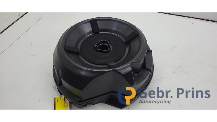 Używane Subwoofer Renault Captur I (2R) 1.2 TCE 16V EDC Cena € 50,00 Procedura marży oferowane przez Autorec. Gebr. Prins b.v.