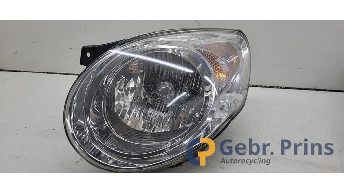 Używane Reflektor lewy Kia Picanto (BA) 1.1 12V Cena € 40,00 Procedura marży oferowane przez Autorec. Gebr. Prins b.v.
