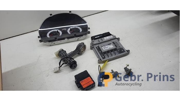 Used Ignition lock + computer Kia Picanto (BA) 1.1 12V Price € 75,00 Margin scheme offered by Autorec. Gebr. Prins b.v.