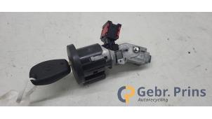 Ignition lock + computer from a Renault Twingo II (CN) 1.2 2008