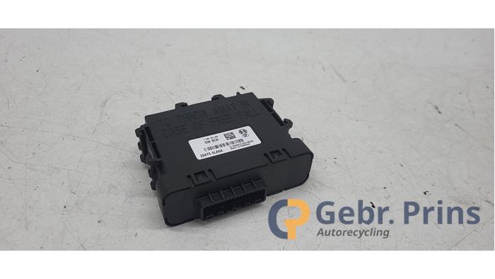 Używane Modul gateway Renault Clio V (RJAB) 1.0 TCe 100 12V Cena € 100,00 Procedura marży oferowane przez Autorec. Gebr. Prins b.v.