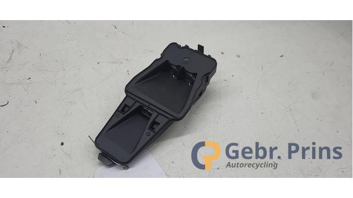 Gebrauchte Bremsassistent Sensor Volvo V70 (BW) 2.0 D4 16V Preis € 30,00 Margenregelung angeboten von Autorec. Gebr. Prins b.v.