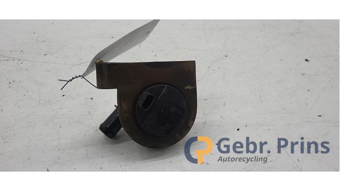 Begagnade Extra vattenpump Opel Astra K Sports Tourer 1.2 Turbo 12V Pris € 50,00 Marginaltabell erbjuds av Autorec. Gebr. Prins b.v.