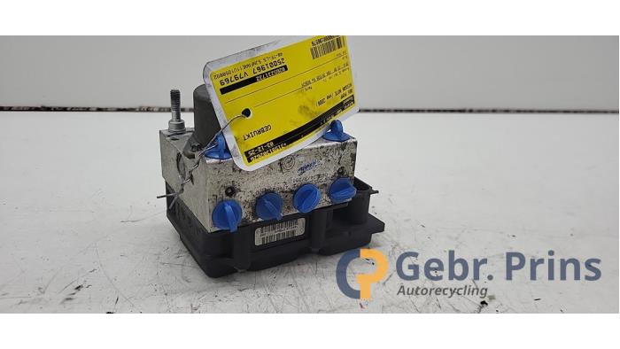 Gebrauchte ABS Pumpe Nissan Note (E11) 1.4 16V Preis € 50,00 Margenregelung angeboten von Autorec. Gebr. Prins b.v.