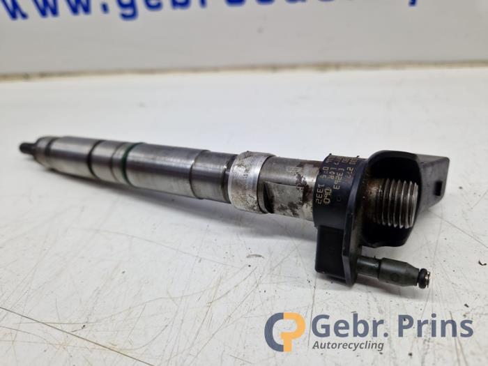 Usagé Injecteurs Volkswagen Transporter/Caravelle T5 2.0 TDI DRF Prix € 90,75 Prix TTC proposé par Autorec. Gebr. Prins b.v.