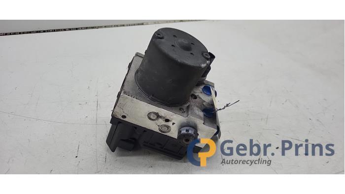 Begagnade ABS-pump Audi A6 (C5) 2.4 V6 30V Pris € 50,00 Marginaltabell erbjuds av Autorec. Gebr. Prins b.v.