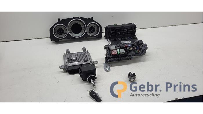 Used Ignition lock + computer Mercedes E Estate (S212) E-250 CDI 16V BlueEfficiency Price € 250,00 Margin scheme offered by Autorec. Gebr. Prins b.v.