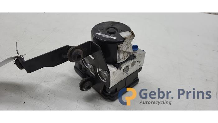 Usados Pompe ABS Ford Focus 3 Wagon 1.6 SCTi 16V Precio € 75,00 Norma de margen ofrecido por Autorec. Gebr. Prins b.v.