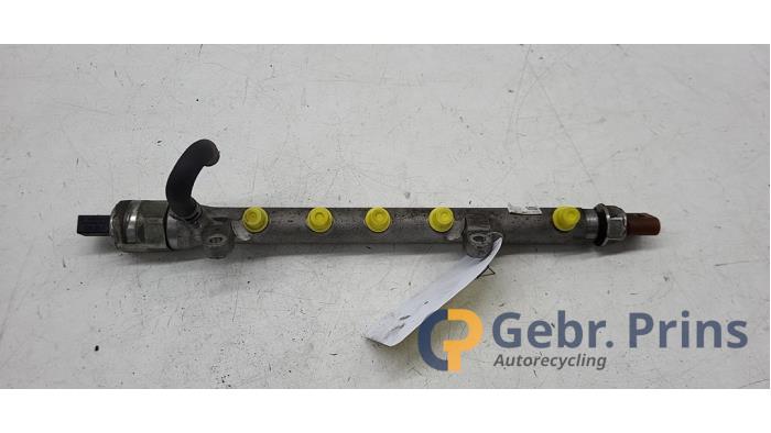 Gebrauchte Einspritzdüse (Einspritzer) Volkswagen Passat Variant (365) 1.6 TDI 16V Bluemotion Preis € 50,00 Margenregelung angeboten von Autorec. Gebr. Prins b.v.