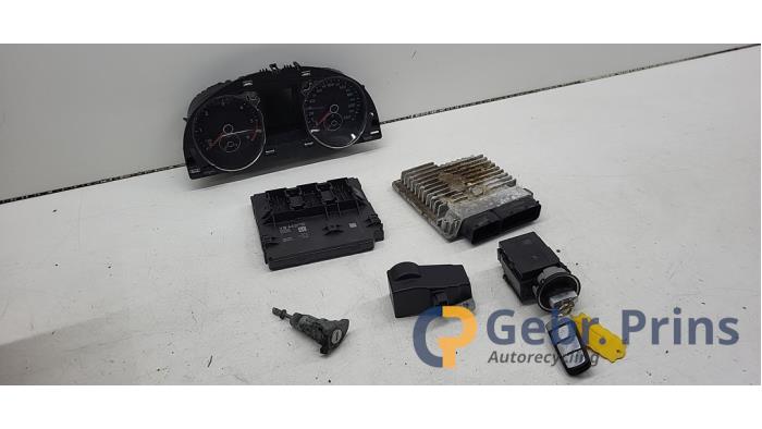 Used Ignition lock + computer Volkswagen Passat Variant (365) 1.6 TDI 16V Bluemotion Price € 200,00 Margin scheme offered by Autorec. Gebr. Prins b.v.