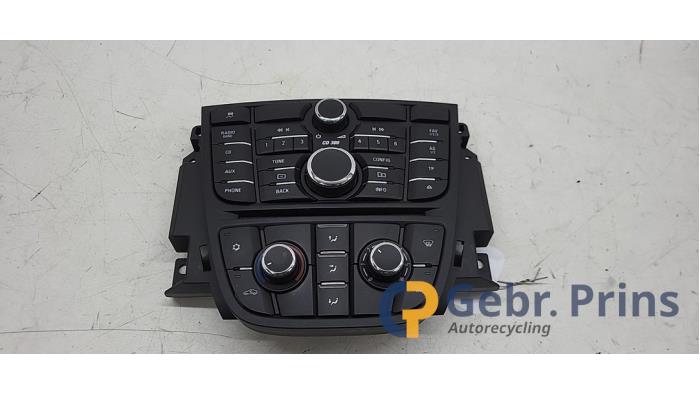 Używane Panel obslugi radia Opel Meriva (B) 1.4 Turbo 16V ecoFLEX Cena € 35,00 Procedura marży oferowane przez Autorec. Gebr. Prins b.v.