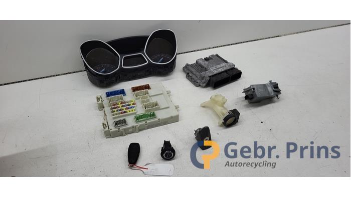 Used Ignition lock + computer Ford Focus 3 Wagon 1.6 SCTi 16V Price € 150,00 Margin scheme offered by Autorec. Gebr. Prins b.v.