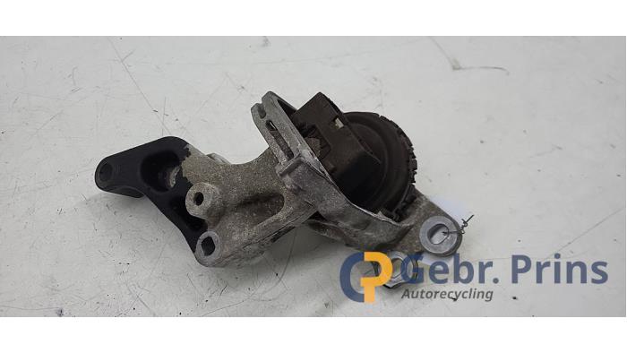 Used Engine mount Opel Vivaro 1.6 CDTI BiTurbo 120 Price € 30,25 Inclusive VAT offered by Autorec. Gebr. Prins b.v.
