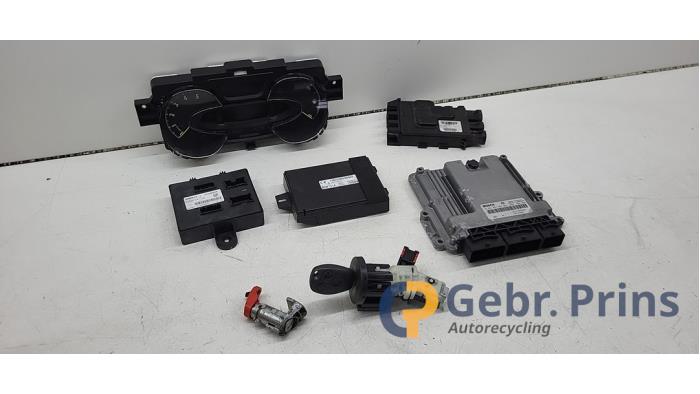 Used Ignition lock + computer Opel Vivaro 1.6 CDTI BiTurbo 120 Price € 484,00 Inclusive VAT offered by Autorec. Gebr. Prins b.v.