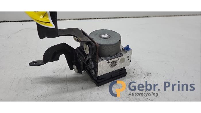 Used ABS pump Ford Ka+ 1.2 Price € 200,00 Margin scheme offered by Autorec. Gebr. Prins b.v.