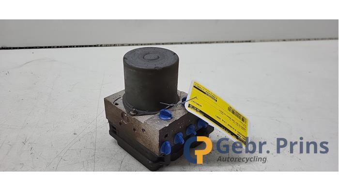 Begagnade ABS-pump Mercedes B (W245) 1.5 B-150 16V Pris € 50,00 Marginaltabell erbjuds av Autorec. Gebr. Prins b.v.