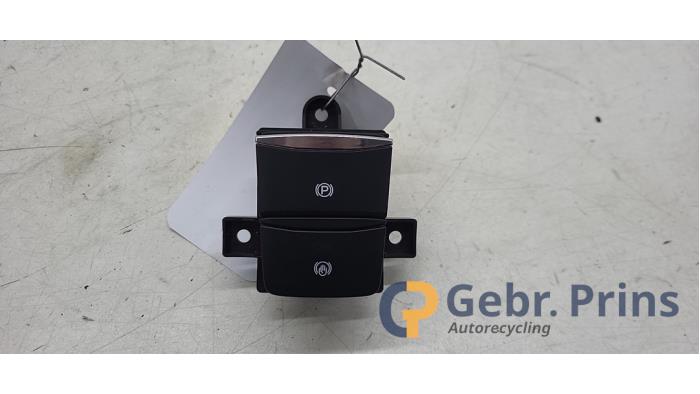 Gebrauchte Handbremse Schalter Ford Kuga III (DFK) 2.5 PHEV 16V Preis € 20,00 Margenregelung angeboten von Autorec. Gebr. Prins b.v.