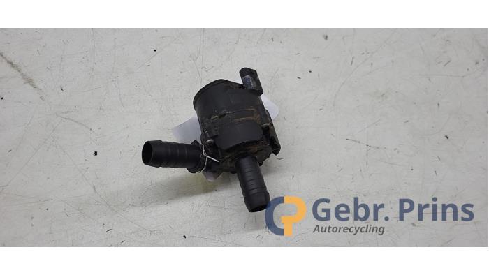 Begagnade Extra vattenpump Ford Kuga III (DFK) 2.5 PHEV 16V Pris € 40,00 Marginaltabell erbjuds av Autorec. Gebr. Prins b.v.
