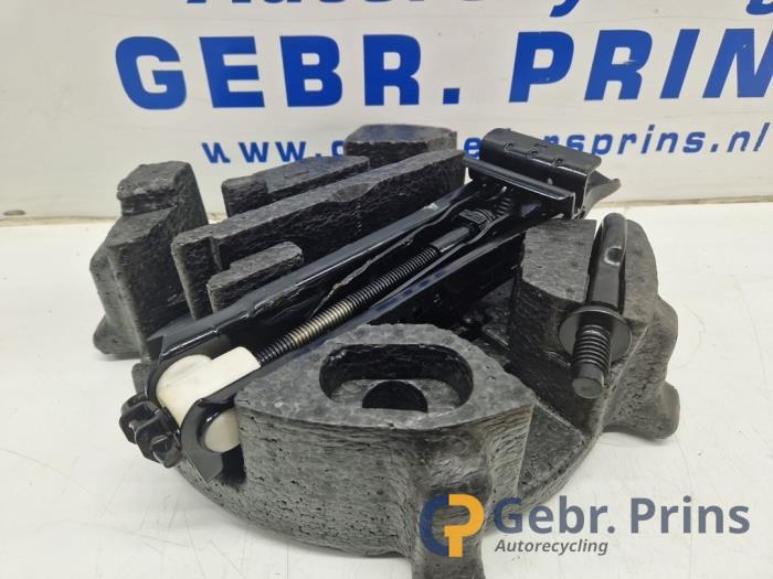 Wheel nut wrench