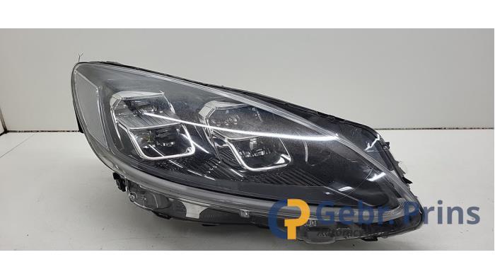 Używane Reflektor prawy Ford Kuga III (DFK) 2.5 PHEV 16V Cena € 400,00 Procedura marży oferowane przez Autorec. Gebr. Prins b.v.