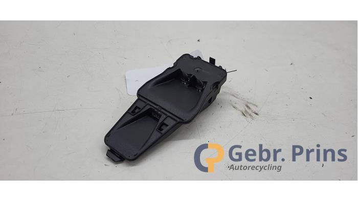 Begagnade Bromsassistanssensor Volvo V60 I (FW/GW) 2.0 T5 16V Pris € 30,00 Marginaltabell erbjuds av Autorec. Gebr. Prins b.v.