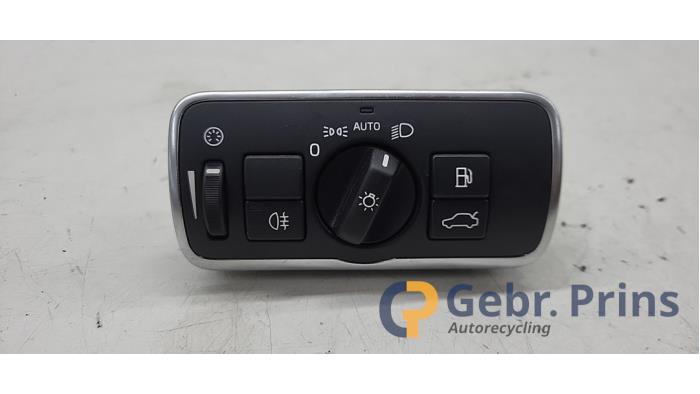 Używane Przelacznik swiatel Volvo V60 I (FW/GW) 2.0 T5 16V Cena € 20,00 Procedura marży oferowane przez Autorec. Gebr. Prins b.v.