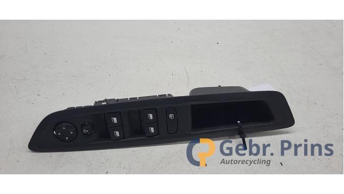 Usados Interruptor de ventanilla eléctrica Citroen C4 Berline (BA/BB/BC) 1.2 PureTech 130 12V Precio € 50,00 Norma de margen ofrecido por Autorec. Gebr. Prins b.v.