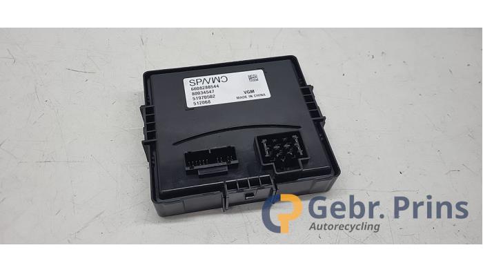 Używane Modul gateway Polestar Polestar 4 Long Range Dual Motor 100 kWh Cena € 250,00 Procedura marży oferowane przez Autorec. Gebr. Prins b.v.