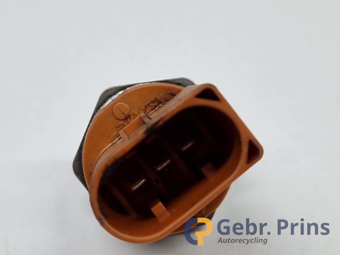 Begagnade Bränsletryckssensor Volkswagen Caddy Combi III (2KB,2KJ) 1.2 TSI Pris € 15,00 Marginaltabell erbjuds av Autorec. Gebr. Prins b.v.